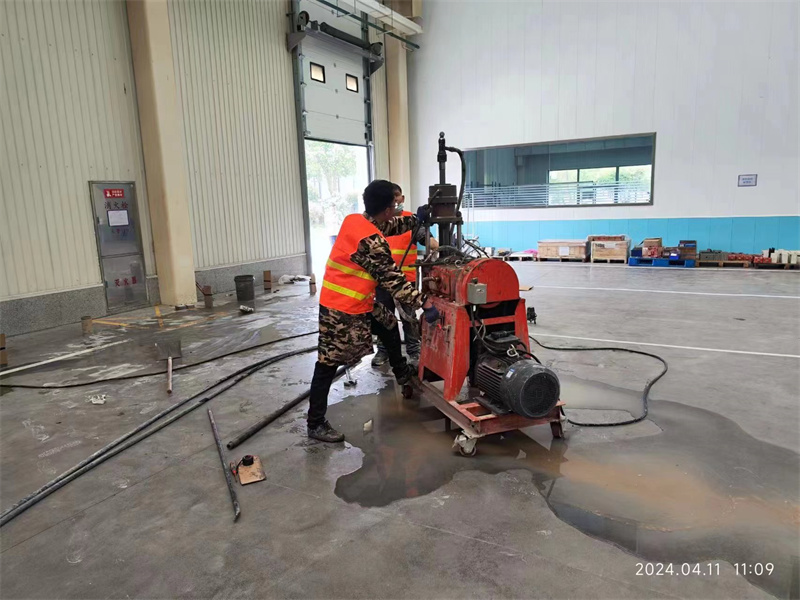 大渡口厂房地面下沉塌陷注浆加固施工